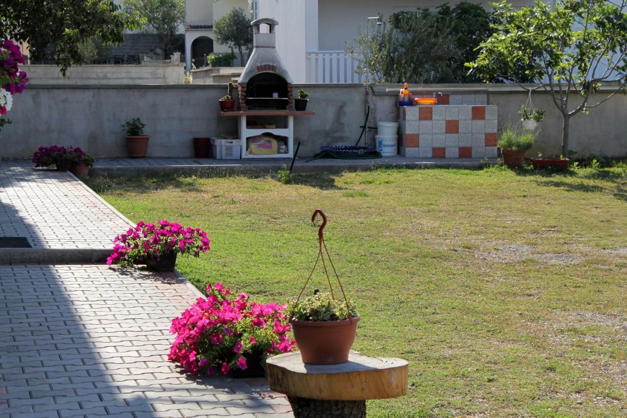 Apartments With A Parking Space Seline, Paklenica - 6603 Starigrad Exterior photo