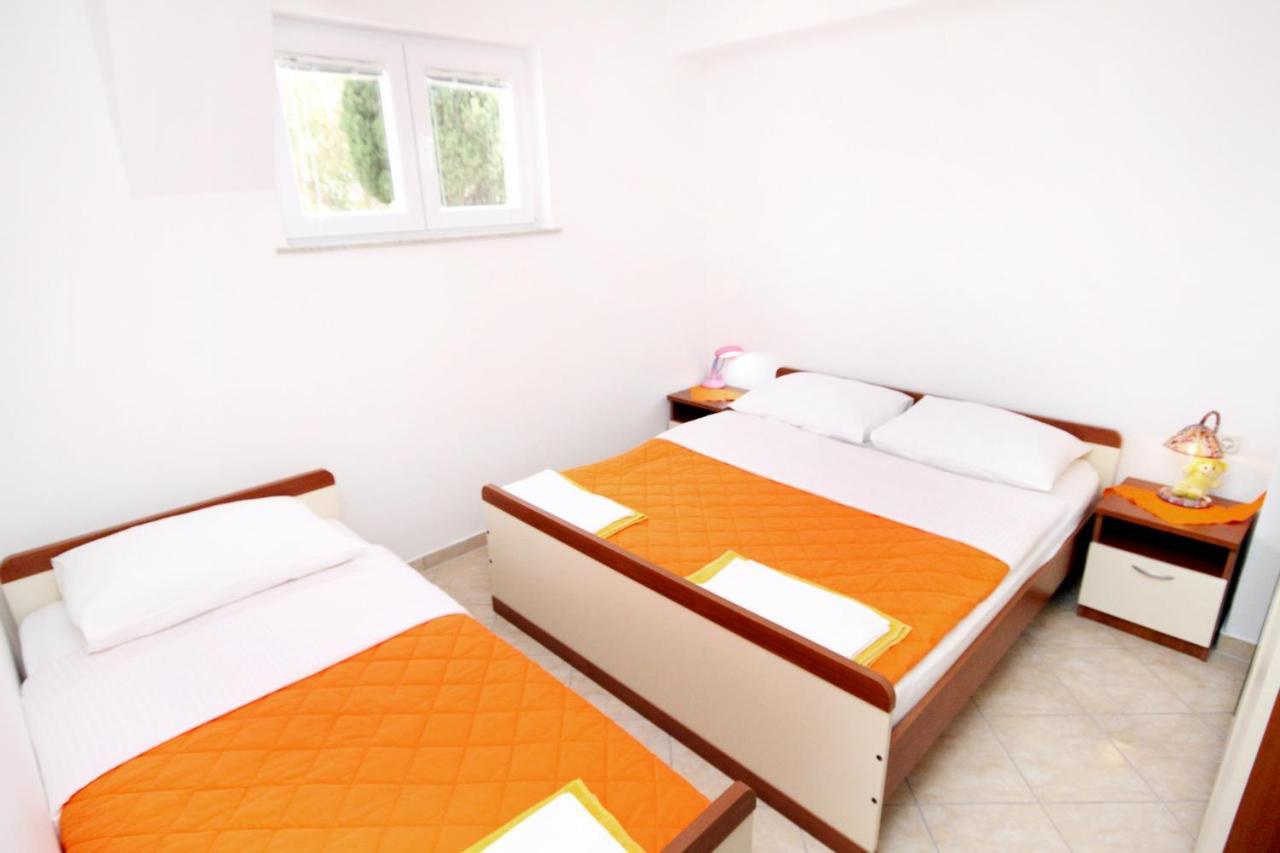 Apartments With A Parking Space Seline, Paklenica - 6603 Starigrad Exterior photo